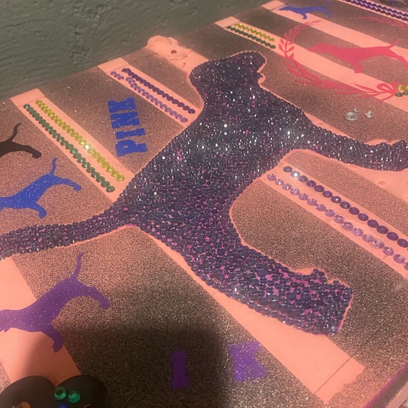 PINK - Picture 4 of 4